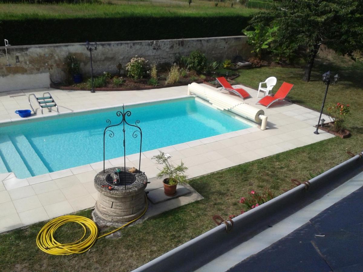 La Recre Bed & Breakfast Restigne Exterior photo