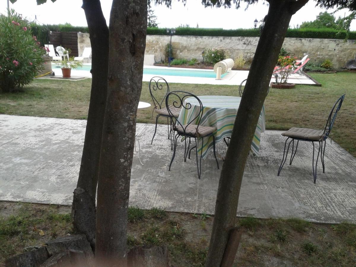 La Recre Bed & Breakfast Restigne Exterior photo