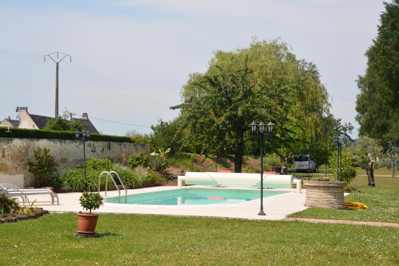 La Recre Bed & Breakfast Restigne Exterior photo